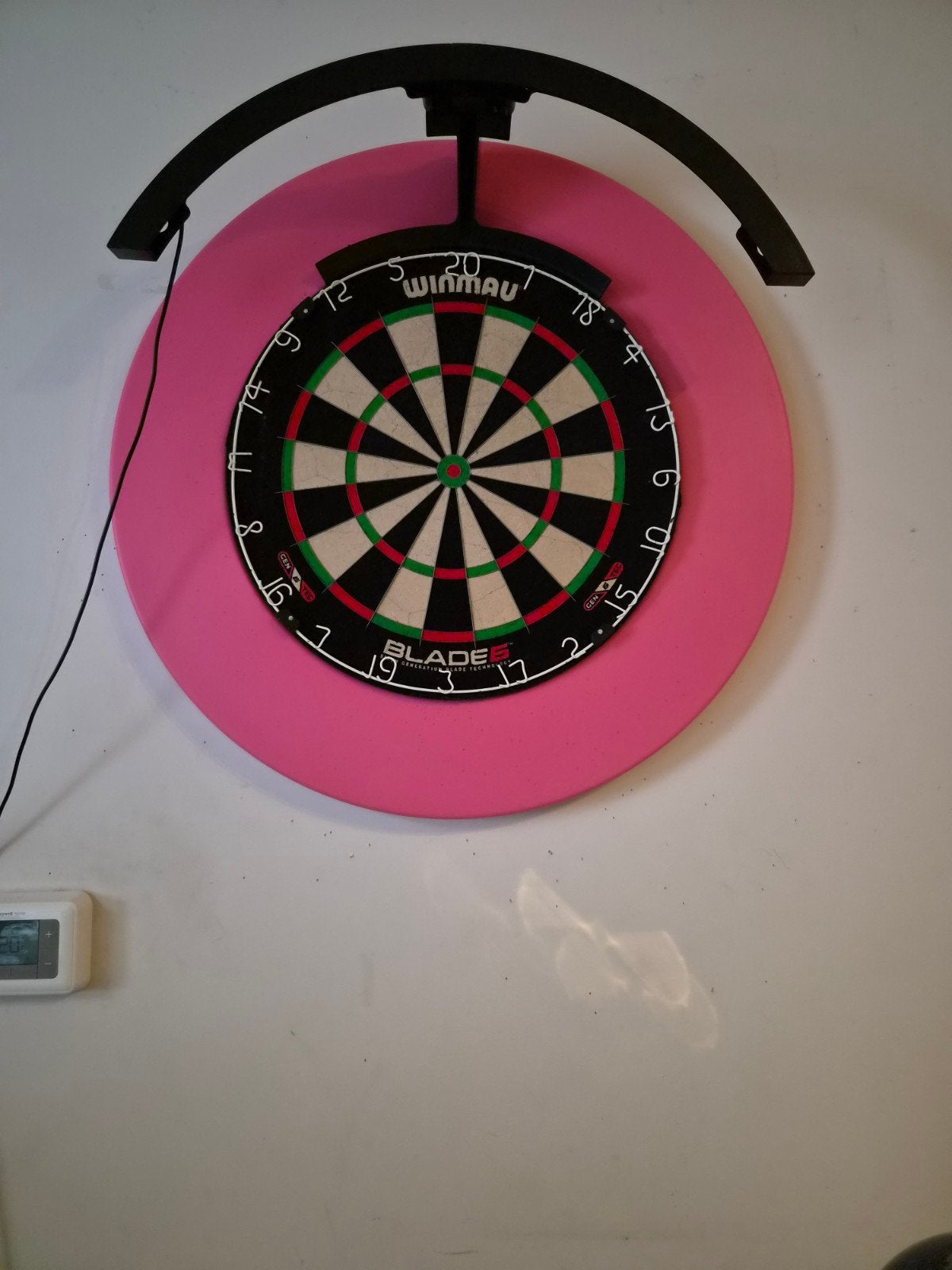 dartsblok winmau blade 6, licht en surround, Sport en Fitness, Ophalen of Verzenden, Zo goed als nieuw, Dartbord