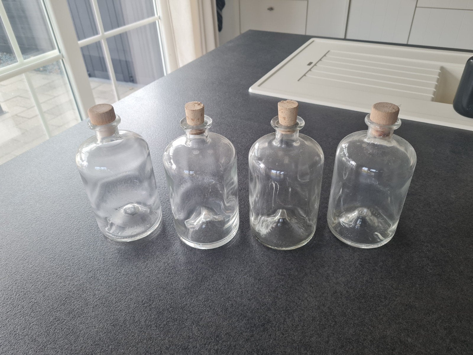 apotheek flessen, Glas, Ophalen, Gebruikt, Met kurk