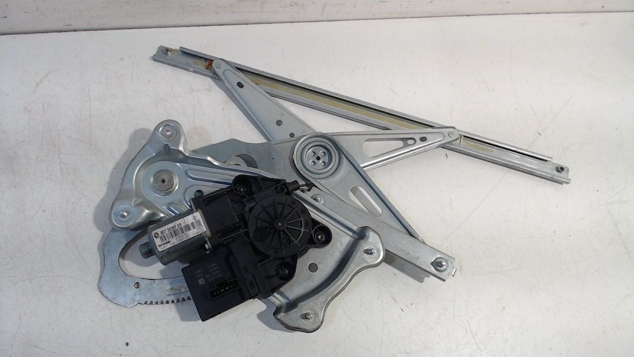 Raammechaniek elektrisch rechts voor Renault Mégane, Onderdelen@venauto.nl, Van der Ven Autorecycling B.V., Gebruikt, Ettenseweg 76, 4706 PB Roosendaal, The Netherlands