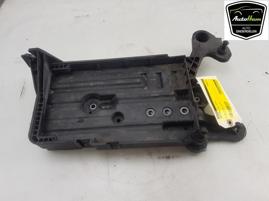 BAC A BATTERIE Seat Leon (5FB) (01-2012/08-2020), Utilisé, Seat