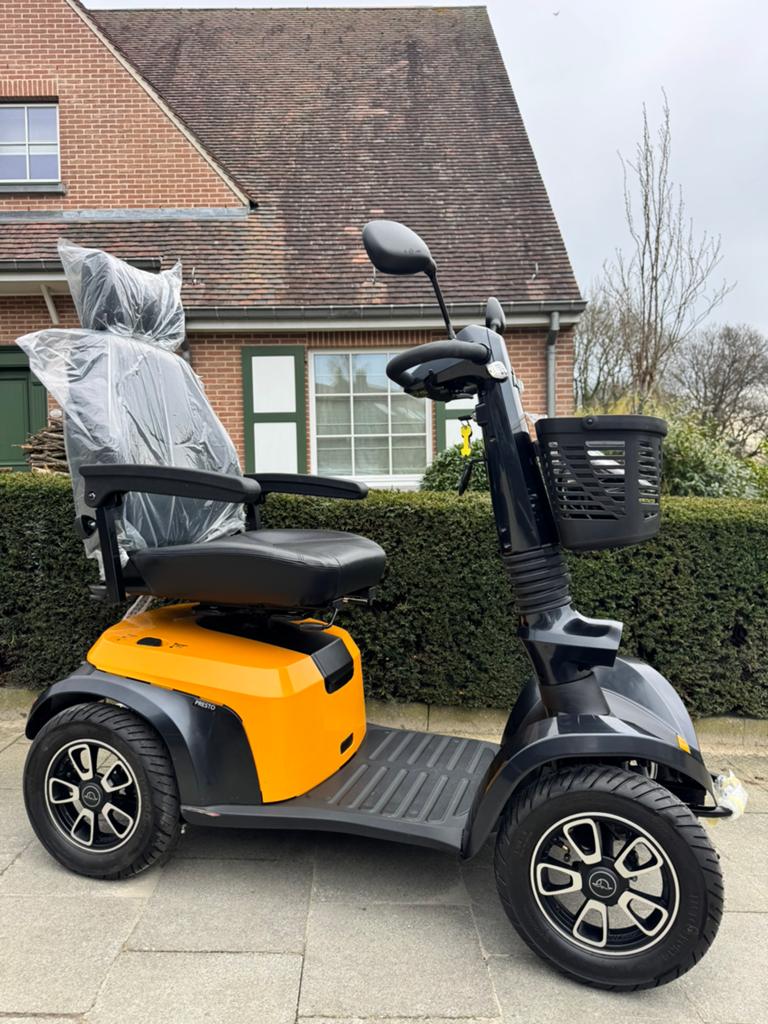 Zo goed als nieuw Scootmobiel L&M presto invalide scooter, Diversen, Rolstoelen, Ophalen of Verzenden, Zo goed als nieuw