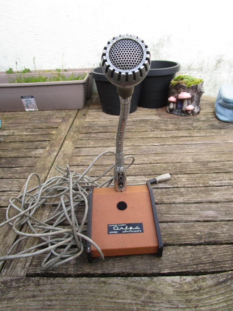 Microphone de bureau MELODIUM, Enlèvement, Utilisé