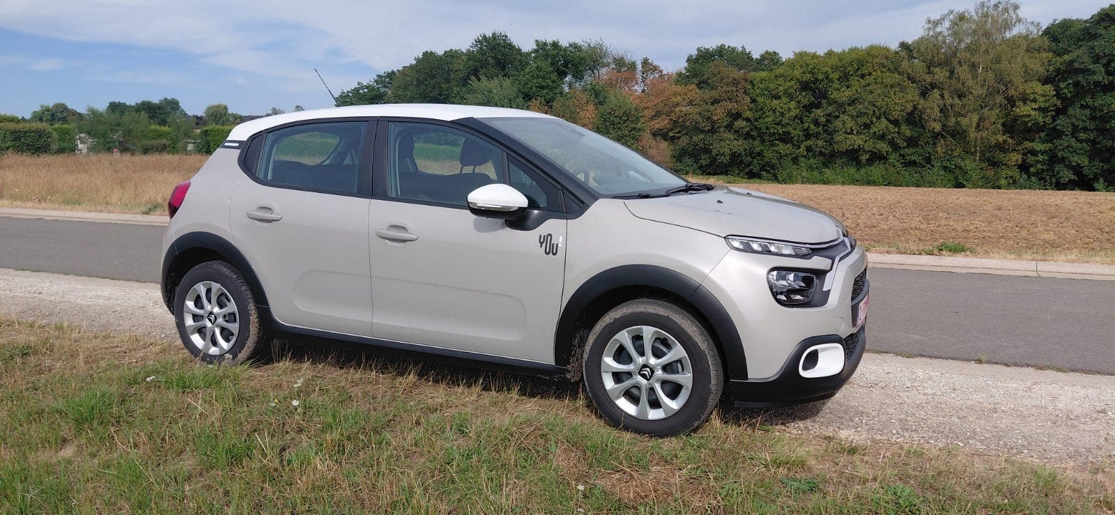 Citroen C3 - 13.500 km, Voorwielaandrijving, Wit, Handgeschakeld, Grijs