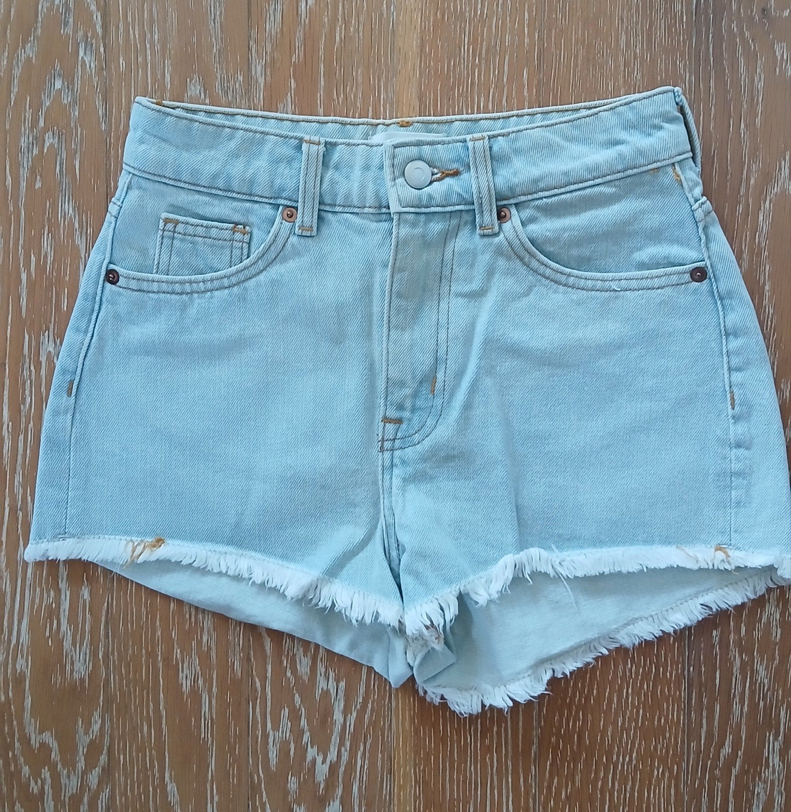 Lichtblauw shortje maat 34, Kleding | Dames, H&M, Blauw, Ophalen of Verzenden, Zo goed als nieuw