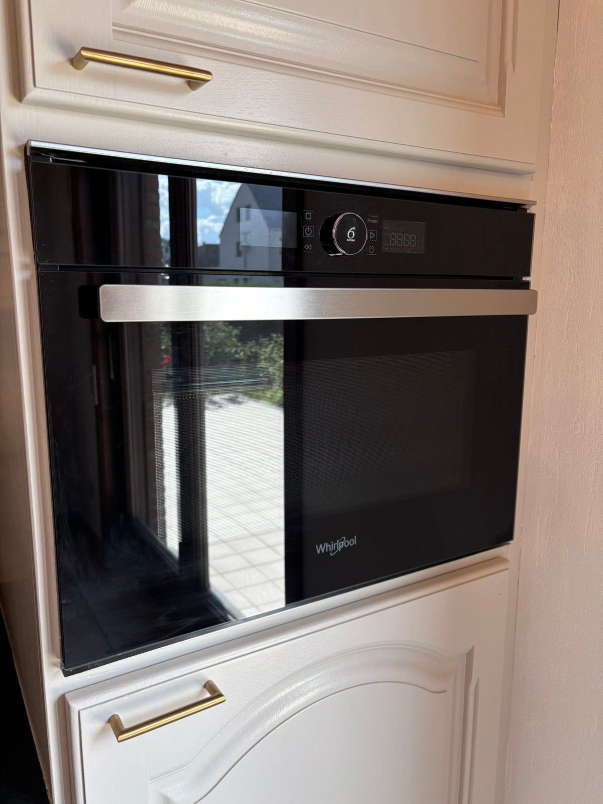 Inbouw Whirlpool microgolfoven met grill en crispfunctie, Elektronische apparatuur, Microgolfovens, Ophalen, Gebruikt, Inbouw