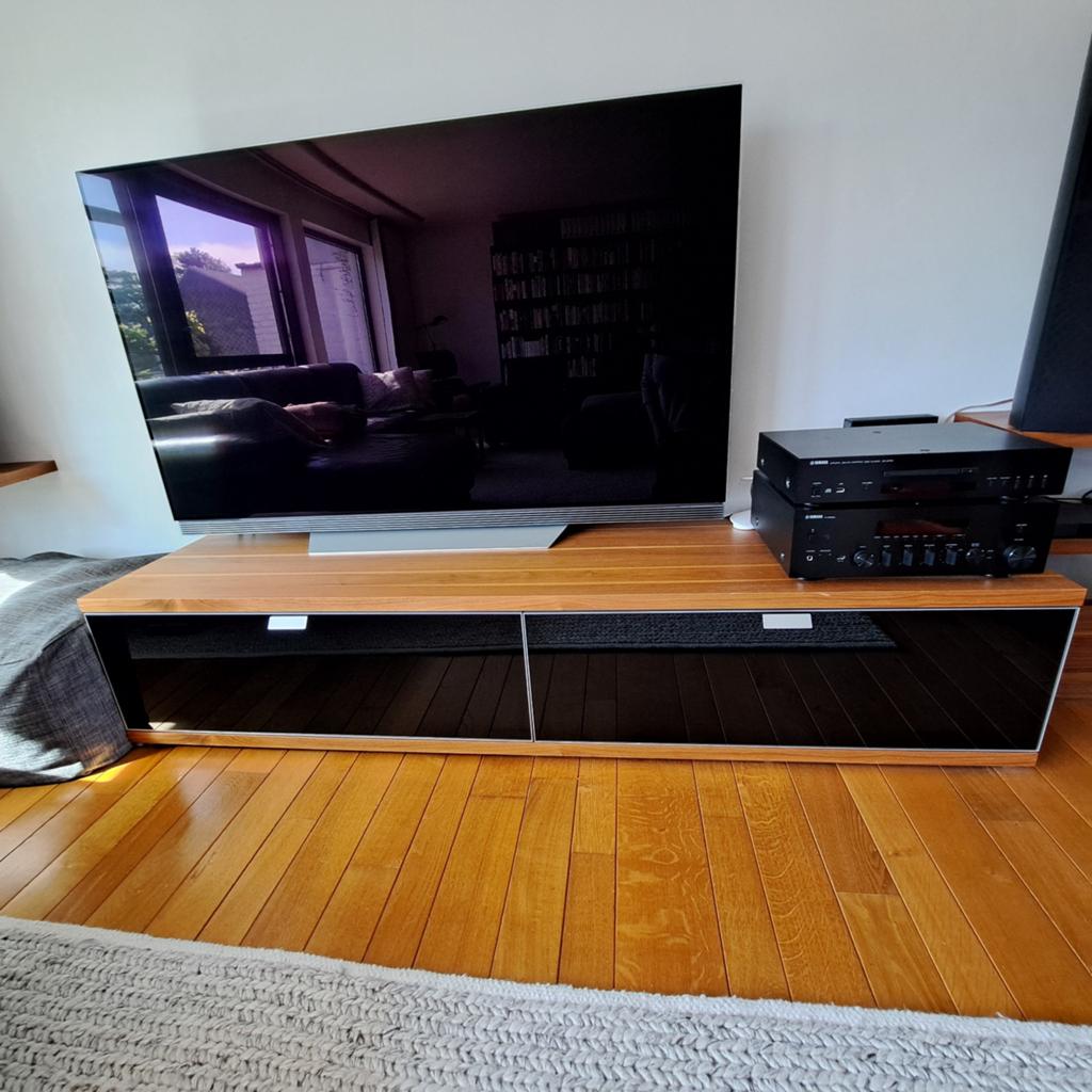 TV meubel in notelaar. Van Hülsta!, Ophalen, Zo goed als nieuw, Glas