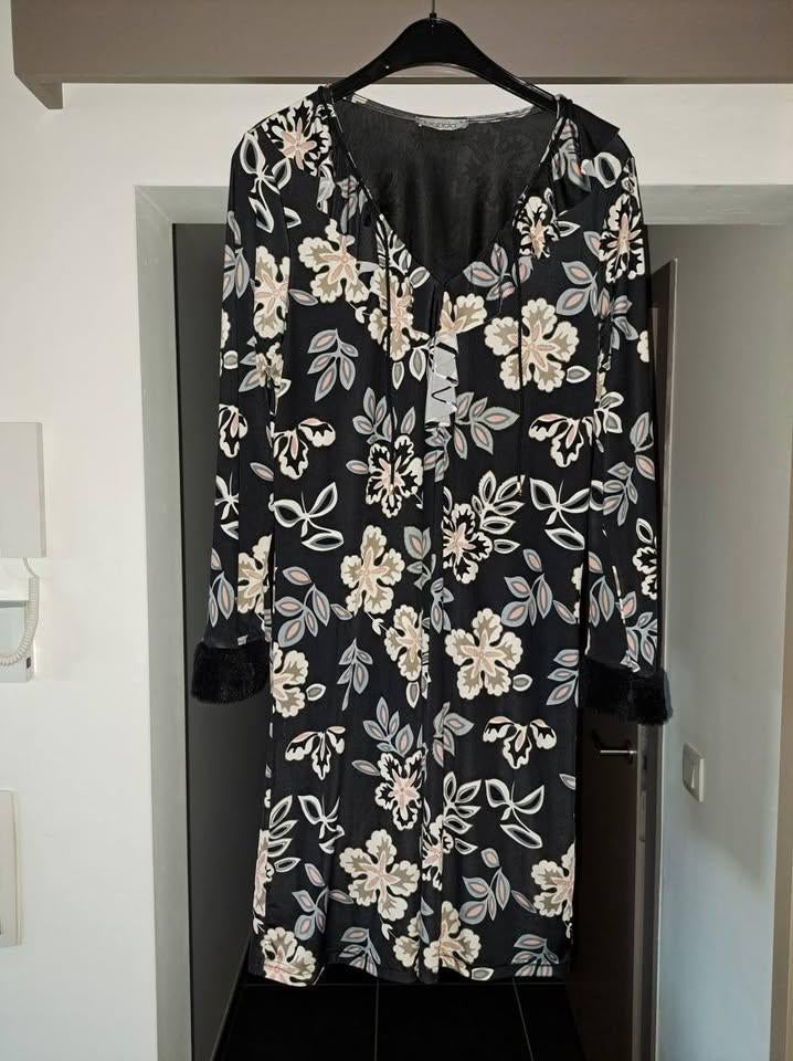 Batida, jurk Mt 40, met leuke pelsrand aan de mouwen, Vêtements | Femmes, Robes, Enlèvement ou Envoi, Comme neuf, Taille 38/40 (M)
