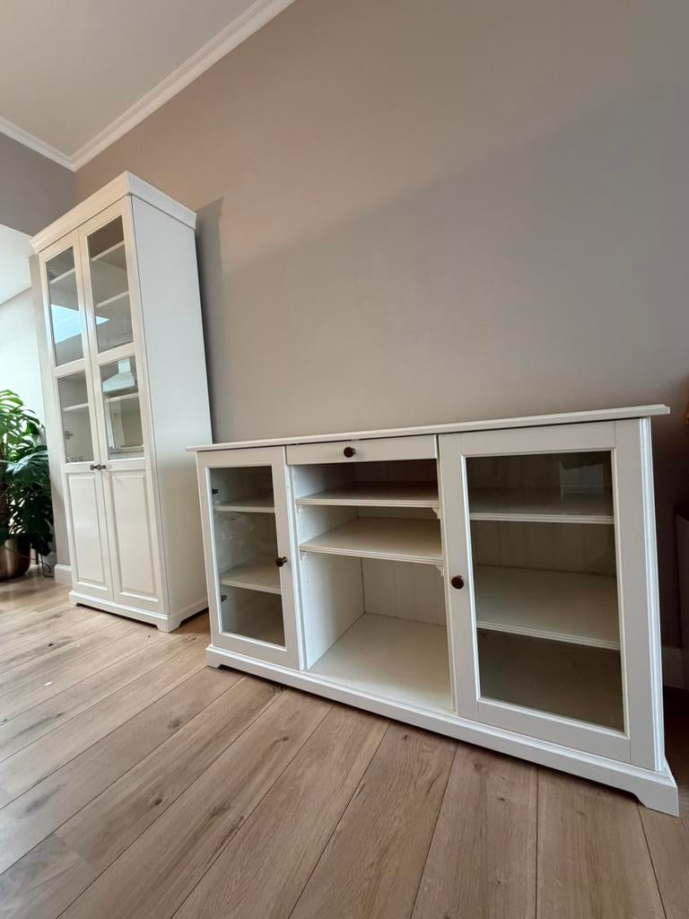 Liatorp dressoir, Huis en Inrichting, Kasten | Buffetkasten, Ophalen, Zo goed als nieuw
