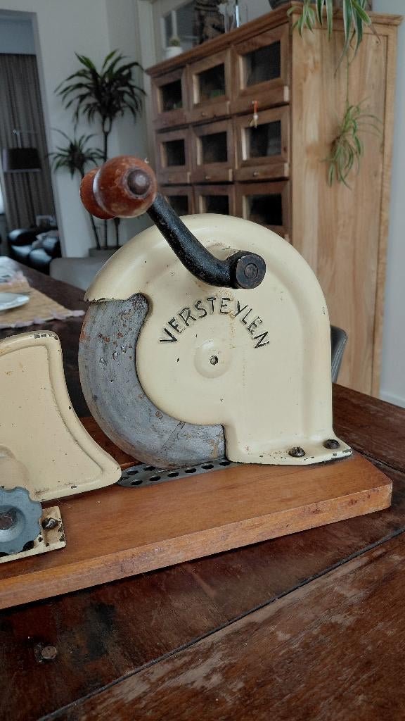 Antieke Versteylen snijmachine, Enlèvement