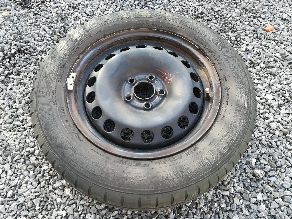4 jantes avec pneus (185/65 R15 88H), 15 pouces, Pneus été, 185 mm, Pneu(s)