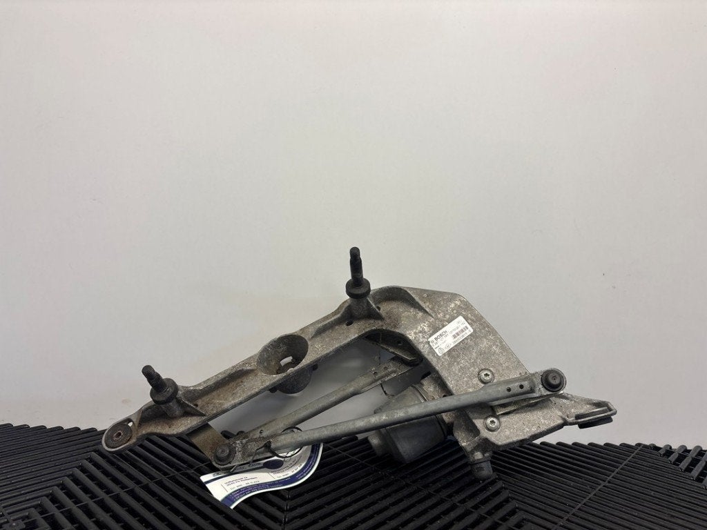 RUITENWISSER MECH + MOTOR Renault Zoé (AG) (|0390241580|), Robert Bosch AG, Gebruikt, Renault, Robert-Bosch-Allee 1
74232  Abstatt, DE