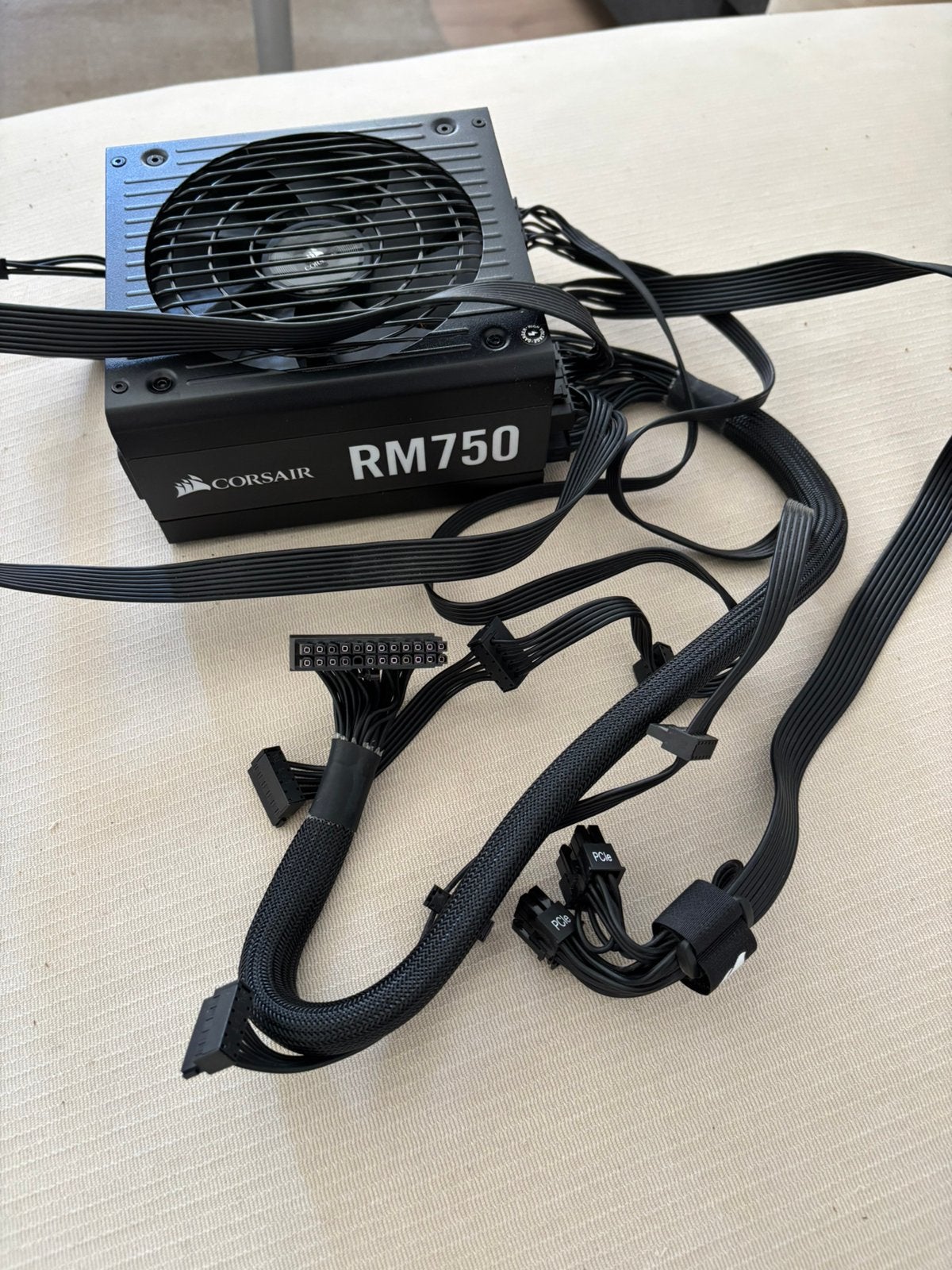 Corsair RM750, Informatique & Logiciels, Alimentations internes, Enlèvement, Comme neuf
