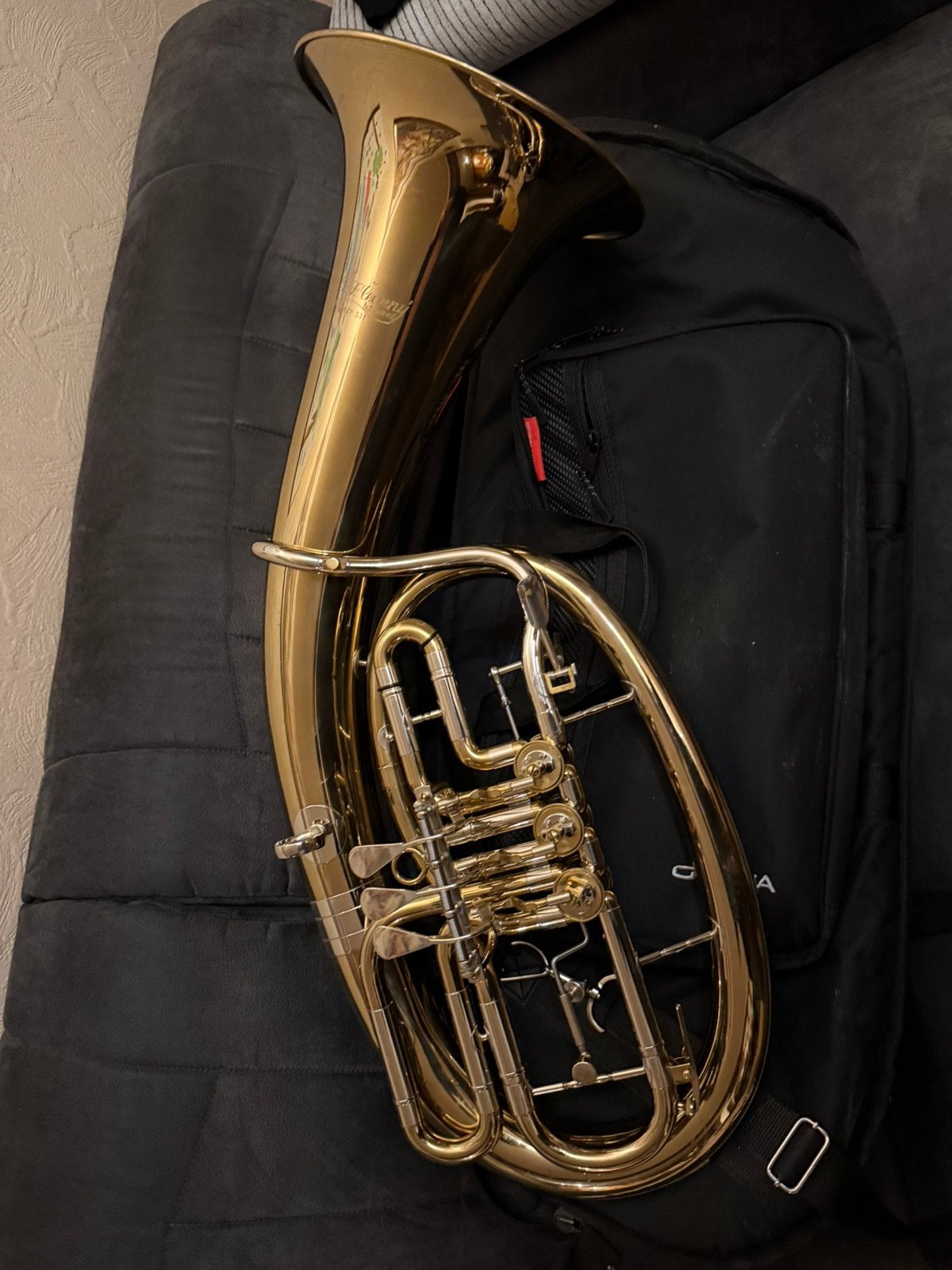 Mooie bariton met gigbag, Muziek en Instrumenten, Blaasinstrumenten | Tuba's, Ophalen, Gebruikt