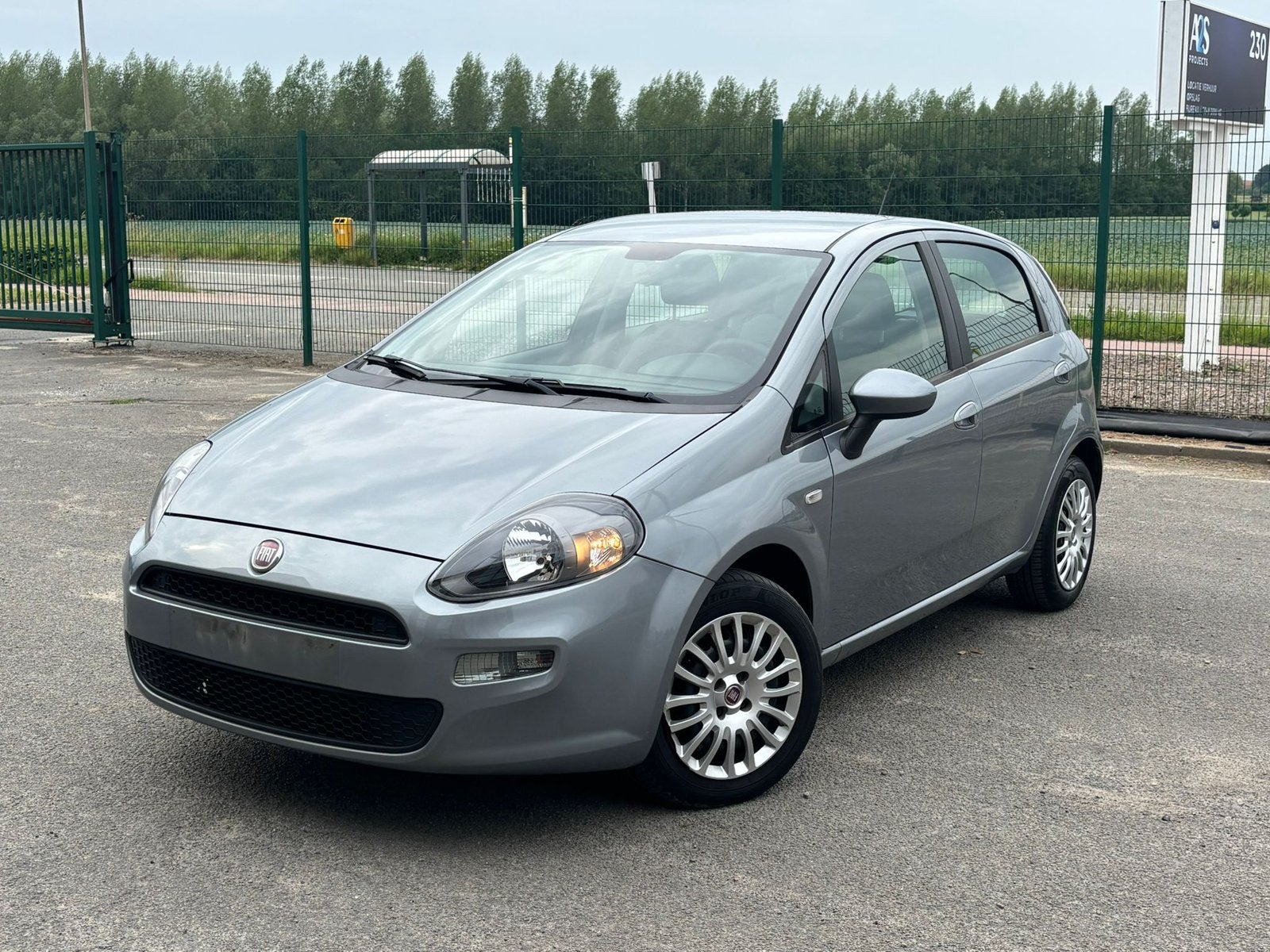 Fiat Punto 1.2 essence avec ct airco, Autos, 1242 cm³, Achat, 4 portes, Entreprise