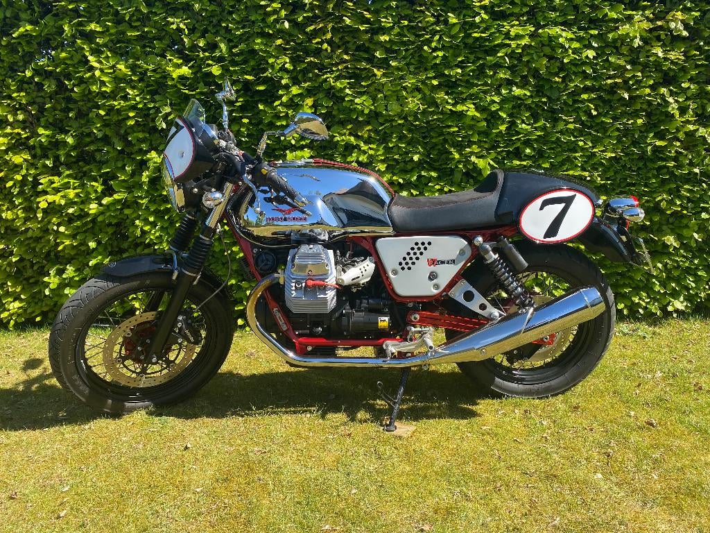Moto guzzi v7 I racer (limited edtion) nr 426  KM 2700, Motoren, Motoren | Moto Guzzi, 2 cilinders, 744 cc, Nieuw, Bedrijf