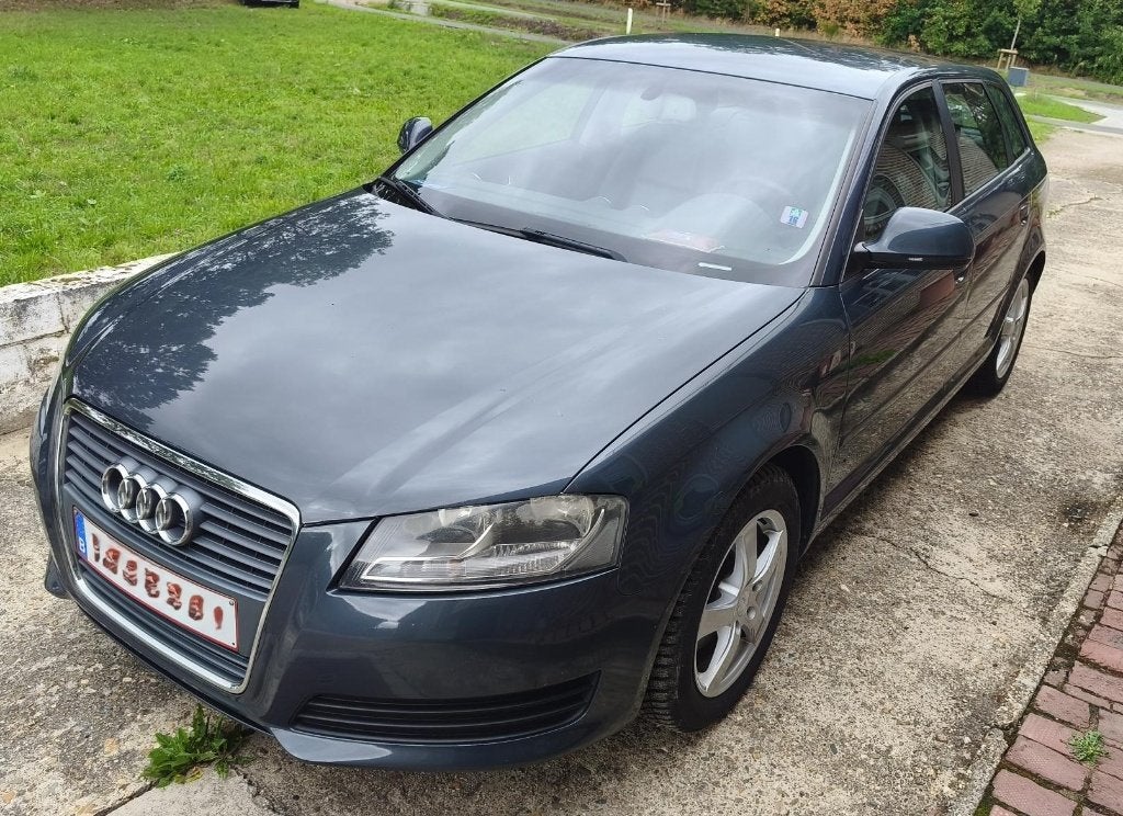 Audi A3 sportback 1.9 TDI 230000km, Auto's, Audi, Zwart, 4 cilinders, 700 kg, Blauw