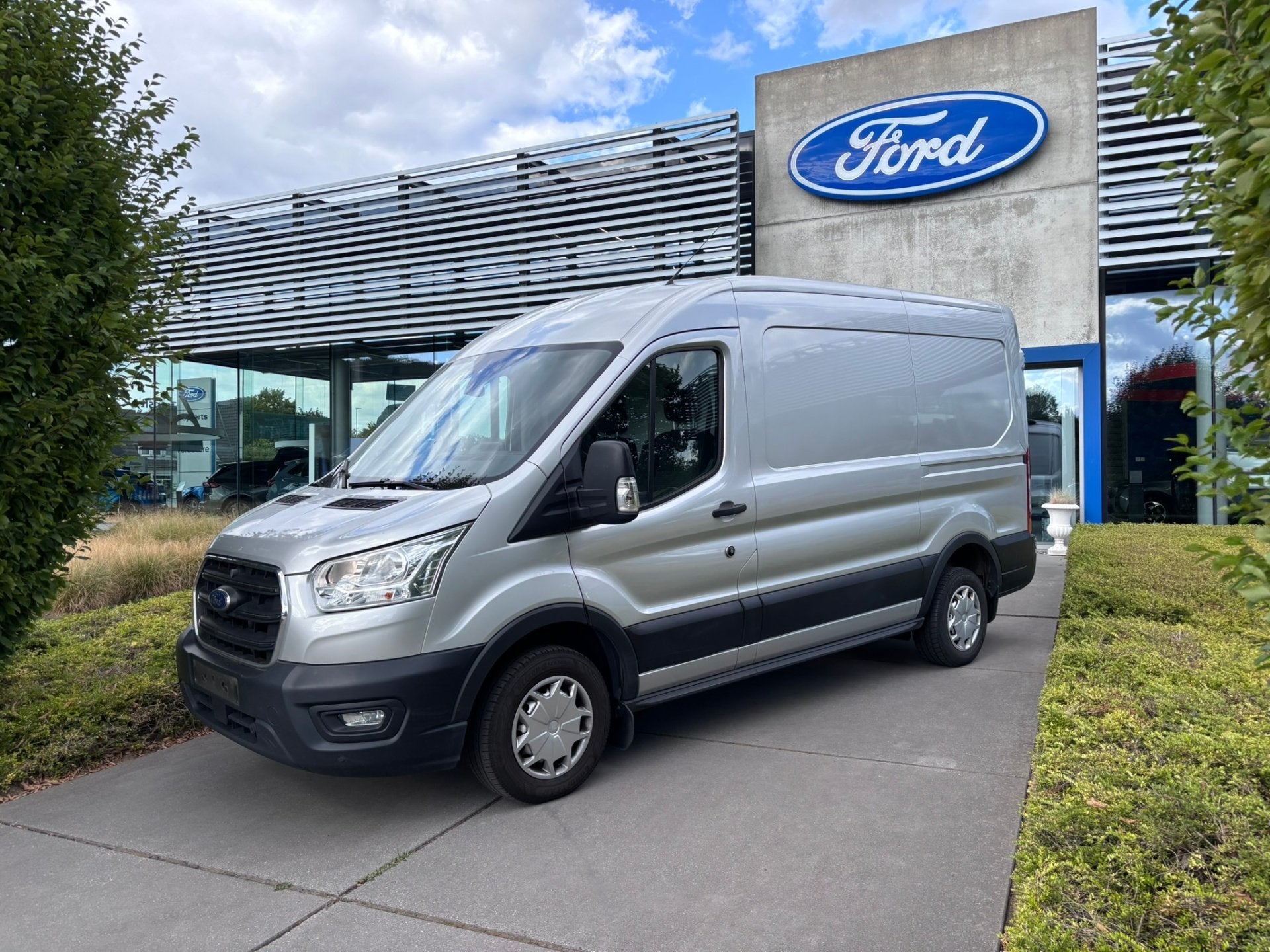 Ford Transit 2T - L2H2 - TREND (bj 2021), Auto's, Stof, 2550 kg, 172 g/km, 129 pk