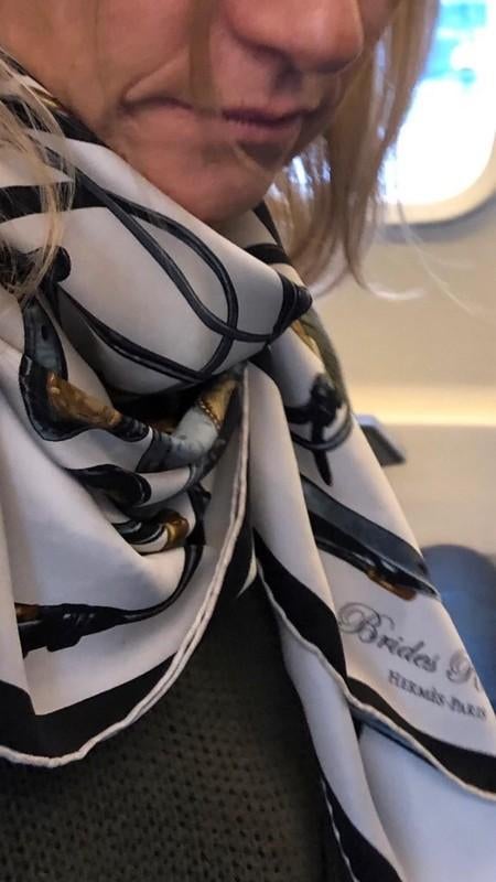 Superbe foulard Hermès neuf Brides rebelles 90x90, Hermès, Enlèvement ou Envoi, Neuf