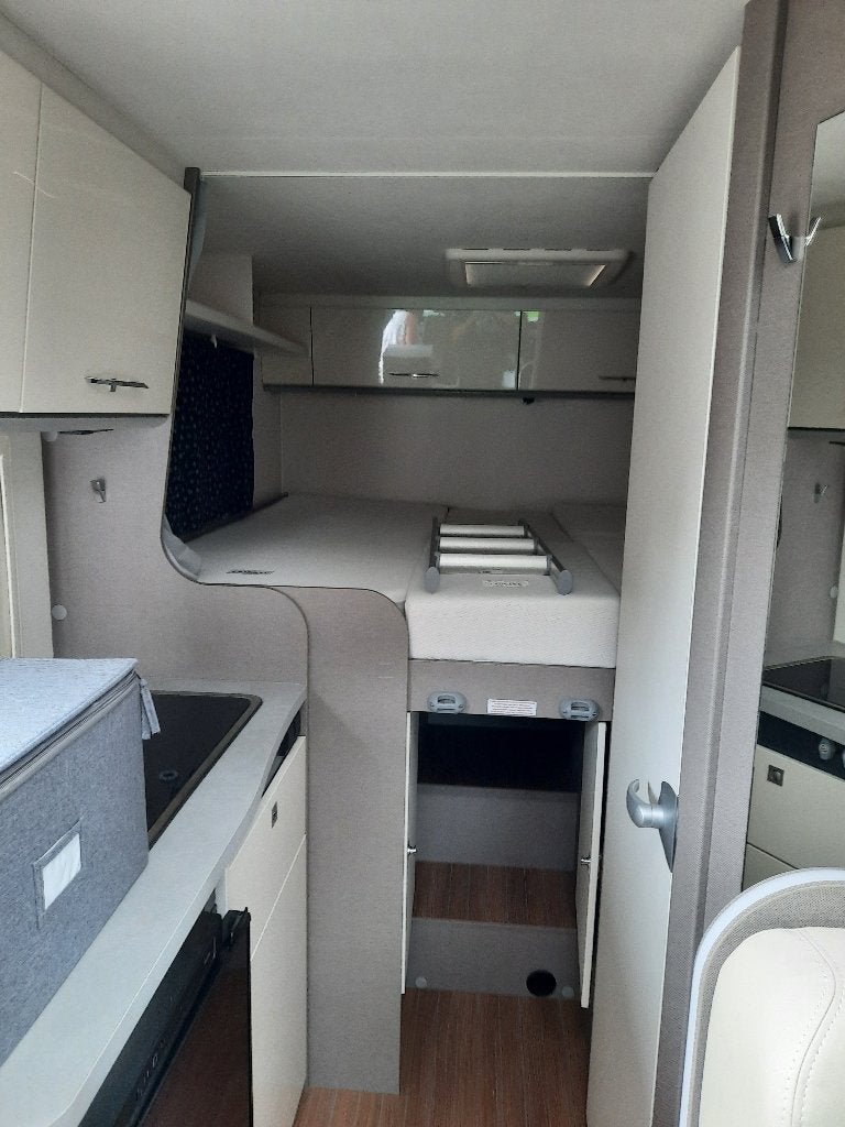 Camping-car, Jusqu'à 4, Siège standard, Boîte manuelle, Intégral