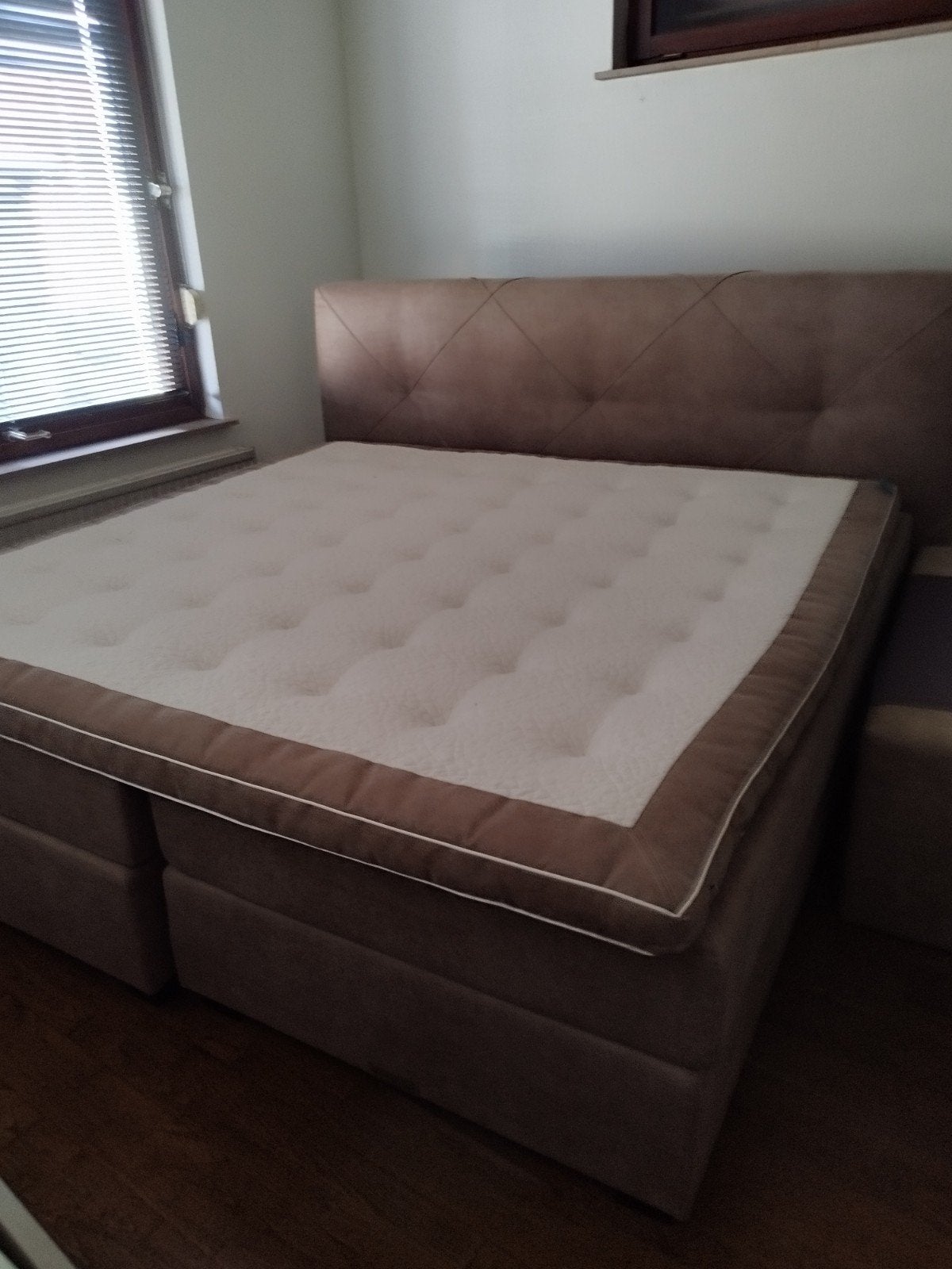 Bed.  kingsize  Business Class 2X2 leer perfecte staat ., Huis en Inrichting, Slaapkamer | Boxsprings, Ophalen, Overige kleuren