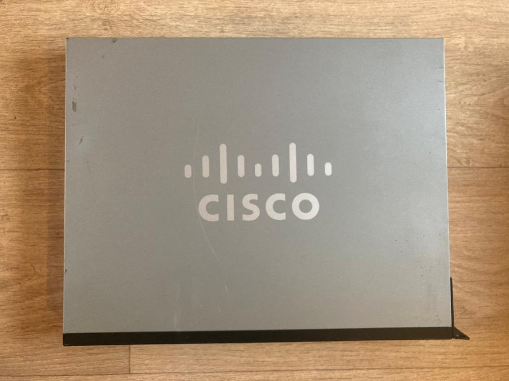 Cisco netwerk switch SG300-28mp 28port gigabit PoE managed, Ophalen of Verzenden, Gebruikt