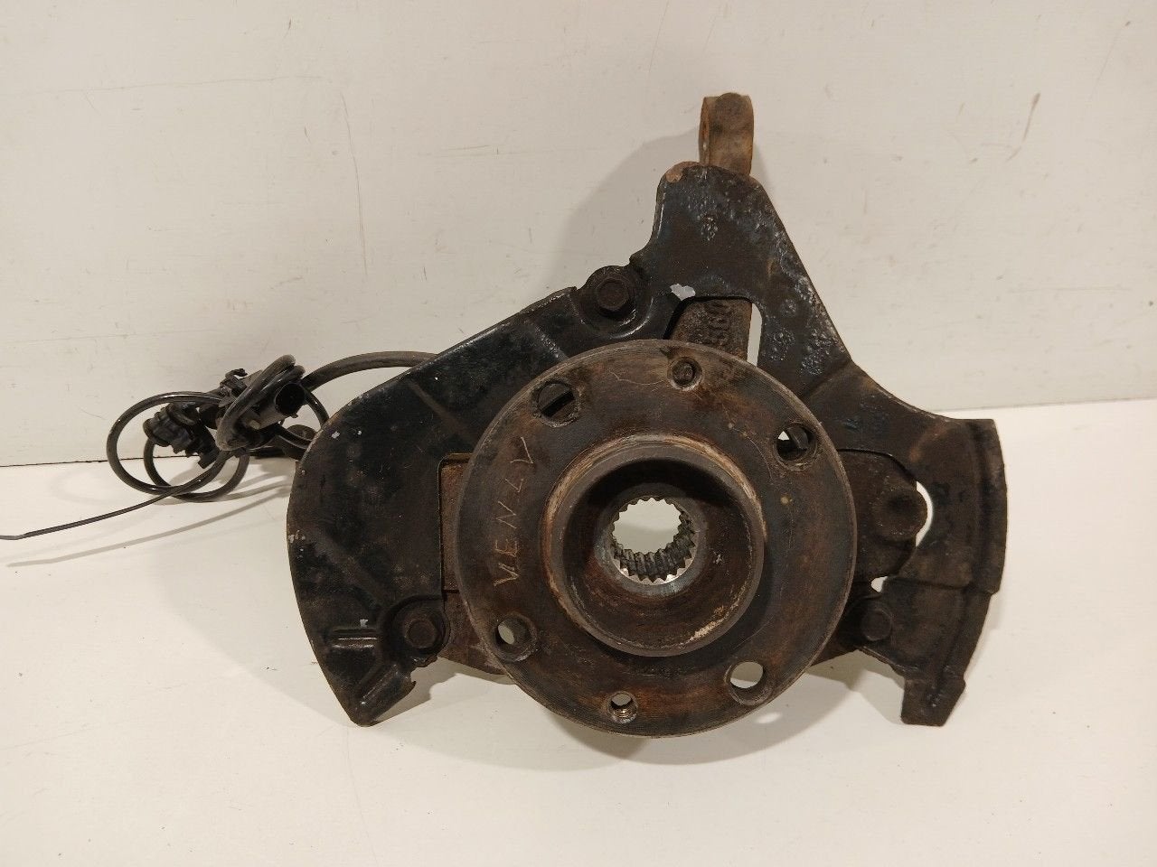 Wielnaaf links voor Ford Ka, Auto-onderdelen, Onderdelen@venauto.nl, Van der Ven Autorecycling B.V., Gebruikt, Ettenseweg 76, 4706 PB Roosendaal, The Netherlands