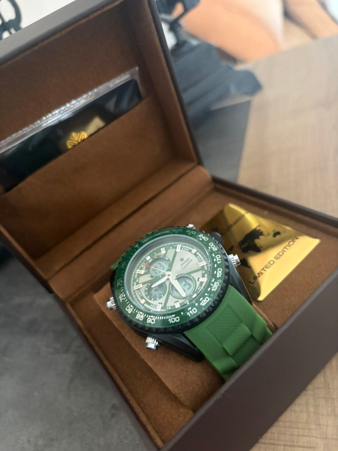 Montre Philippe Costantin édition limitée, Bijoux, Sacs & Beauté, Montres | Hommes, Enlèvement ou Envoi, Comme neuf
