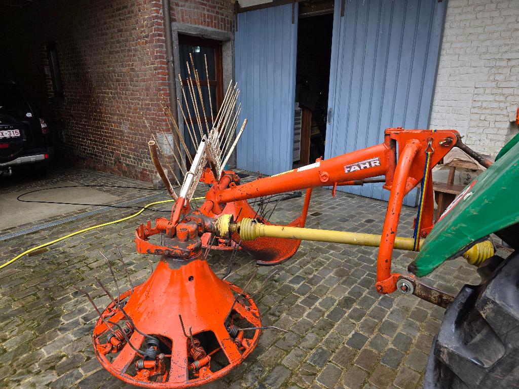 Haystack Fahr KU25, Articles professionnels, Enlèvement, Élevage