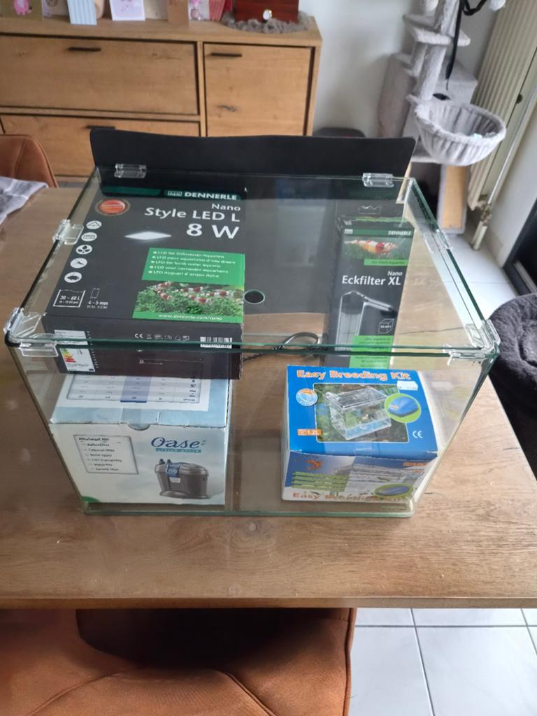 Aquascape aquarium set dennerl50L met Oase Filtosmart Thermo, Animaux & Accessoires, Poissons | Aquariums & Accessoires, Filter