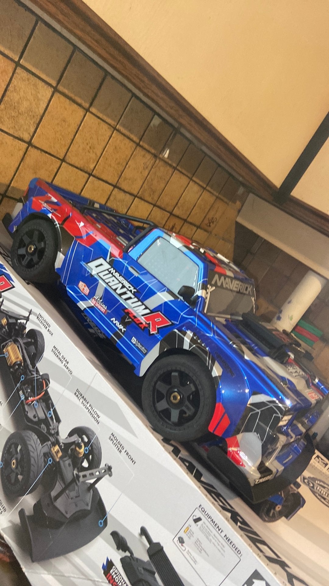 RC MAVERICK QUANTUM FLUX R 4S ZGAN HPI 1/8, Hobby & Loisirs créatifs, Modélisme | Radiocommandé & Téléguidé | Voitures, Comme neuf