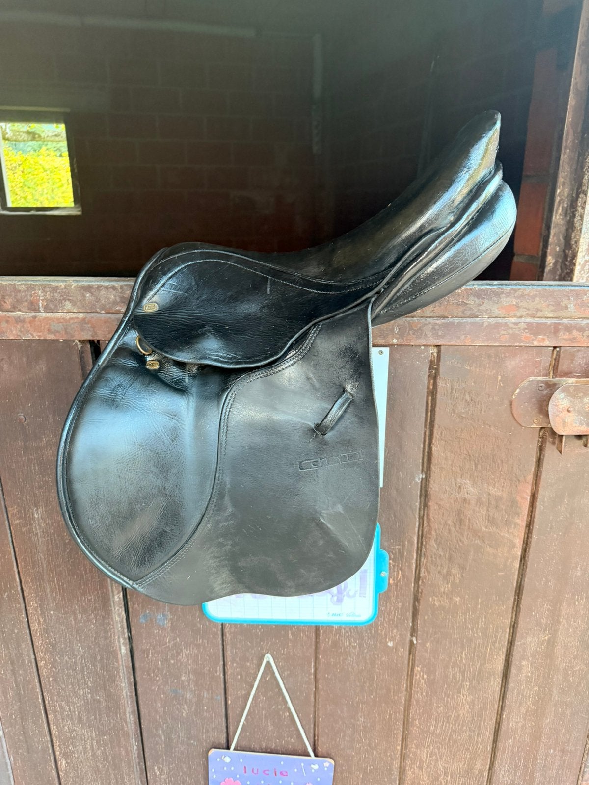 Selle jumping stubben taille 17 pouces, Animaux & Accessoires, Siège semi-creux, Obstacle, Stubben, Moyen