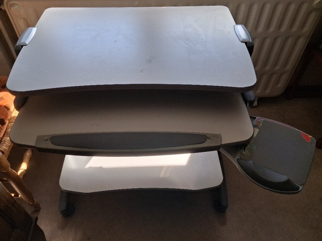 Computertafel weg te geven, Ophalen, 80 cm, Zo goed als nieuw, 55 cm