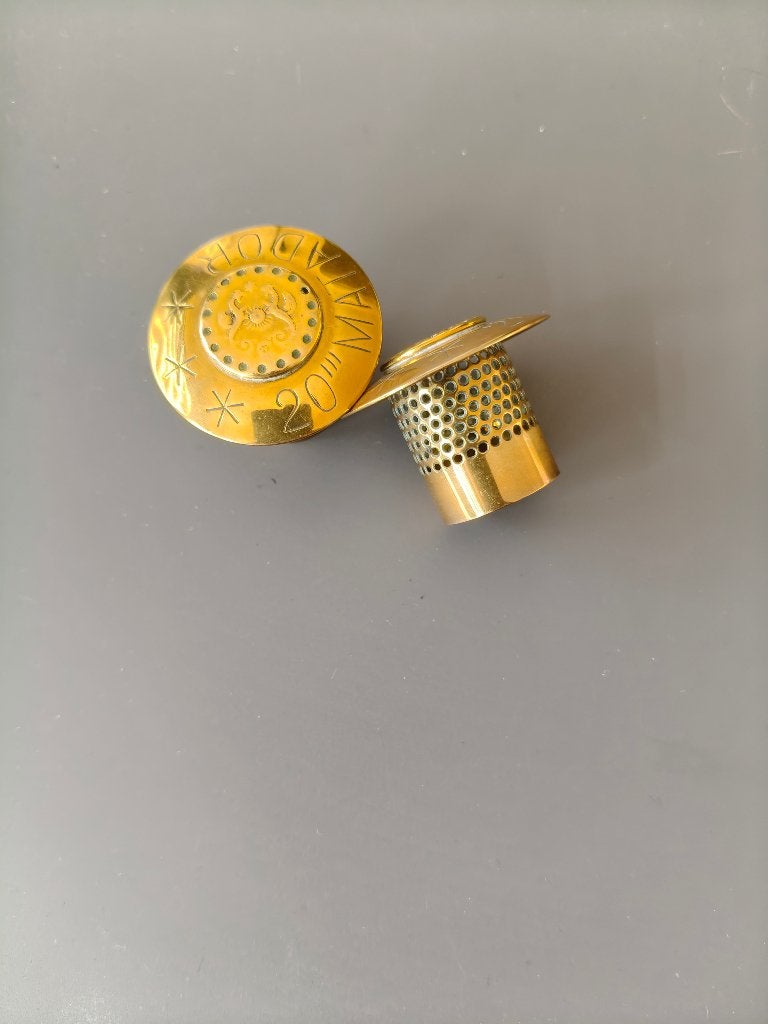 2 goudkleurige dingetjes (geen idee waarvan het is), Hobby & Loisirs créatifs, Hobby & Loisirs Autre, Enlèvement ou Envoi, Comme neuf
