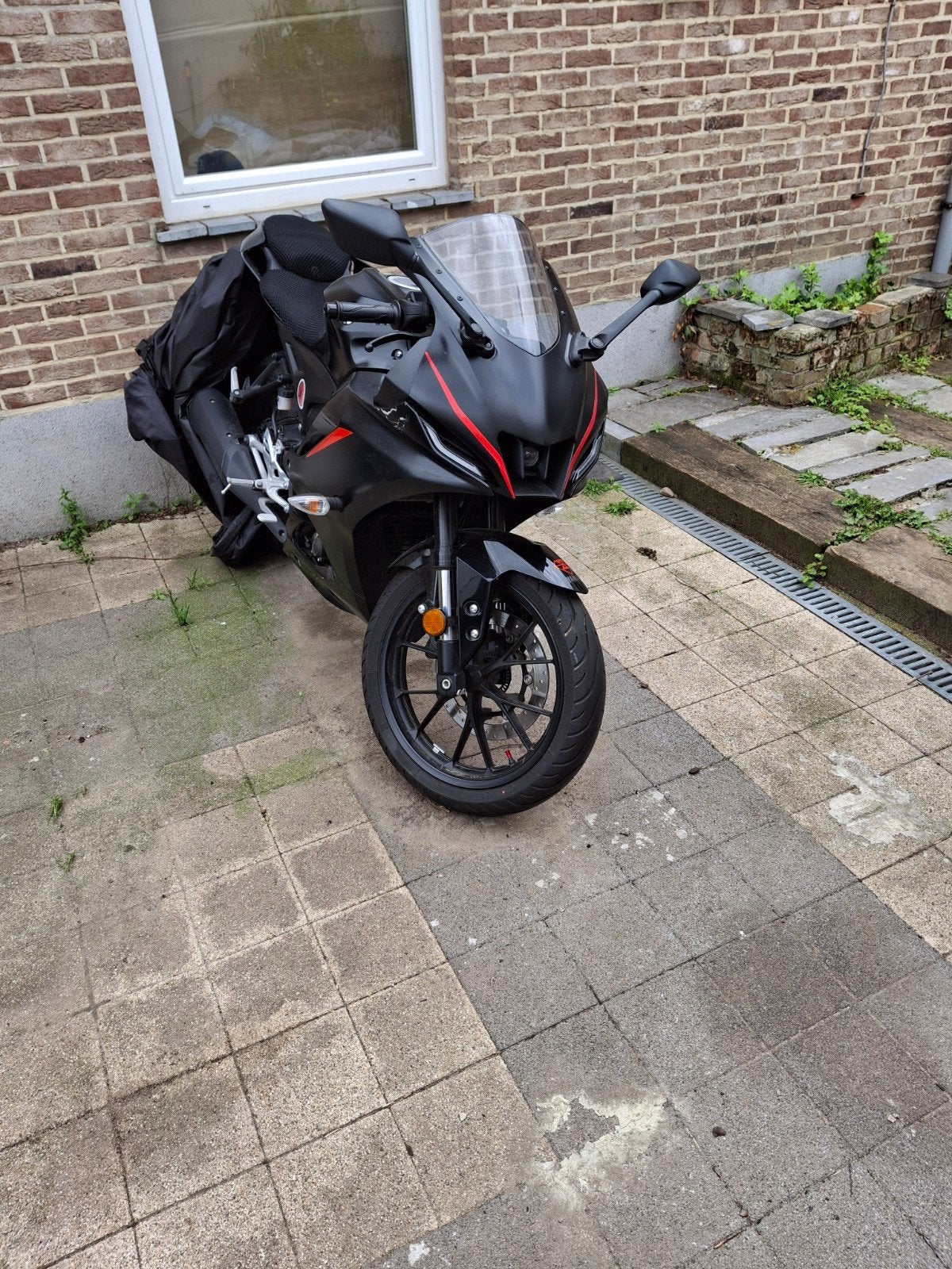 Yamaha yzf r125 2024 te koop in zeer goede staat., Gebruikt, 125 cc, Handgeschakeld, 1 cilinder