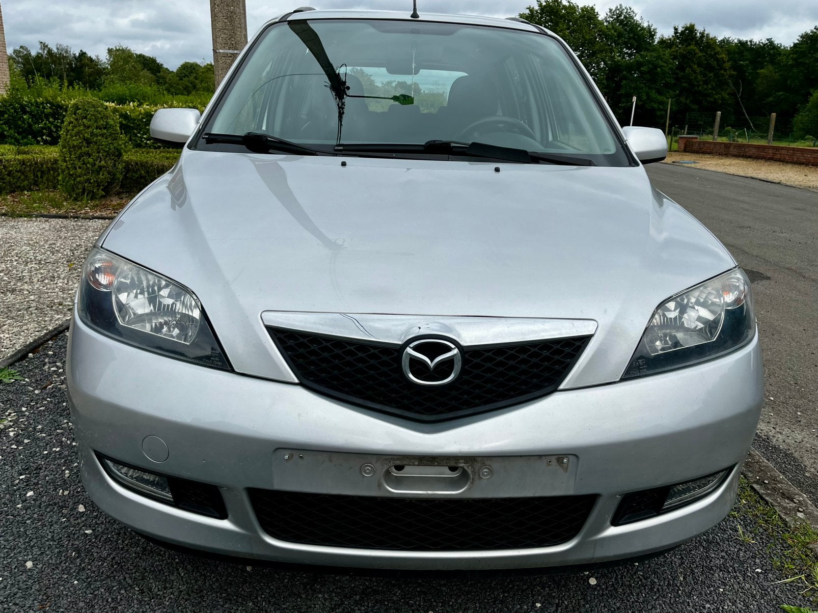 Mazda 2 1.4 Benzine – 06/2004 – 110.000 km, Autos, Argent ou Gris, Attache-remorque, Boîte manuelle, 5 portes