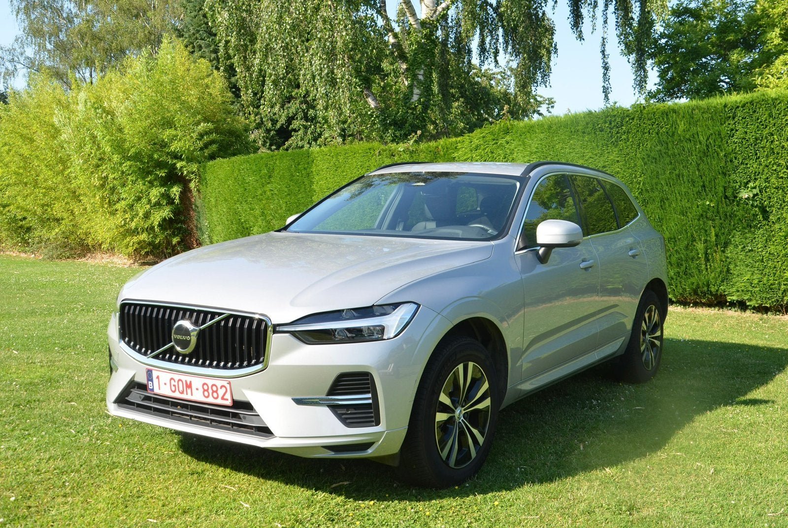 Volvo XC60 B4 Mild-Hybrid AWD — 2022, Autos, Cuir, Argent ou Gris, Euro 6, Noir