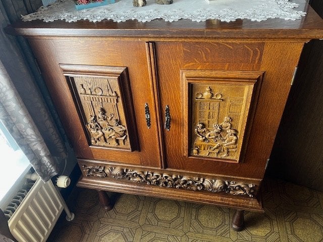 Prachtige authentieke kast met breugelfiguren, Huis en Inrichting, Ophalen, Zo goed als nieuw