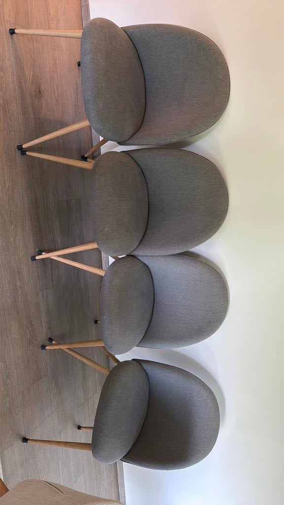 MOET WEG eettafel stoelen, Ophalen, Zo goed als nieuw