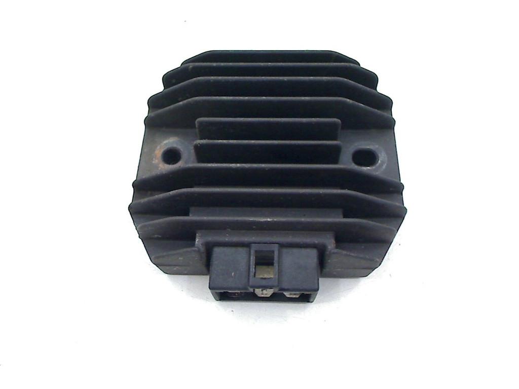 REGULATEUR DE TENSION YZF R6 1999-2002 (YZF-R6 5EB 5MT), Motos, Dhr. S. di Majo, Utilisé, Info@cama-motorparts.nl, P.J. Troelstraweg 8 8
3144 CX  MAASSLUIS, NL