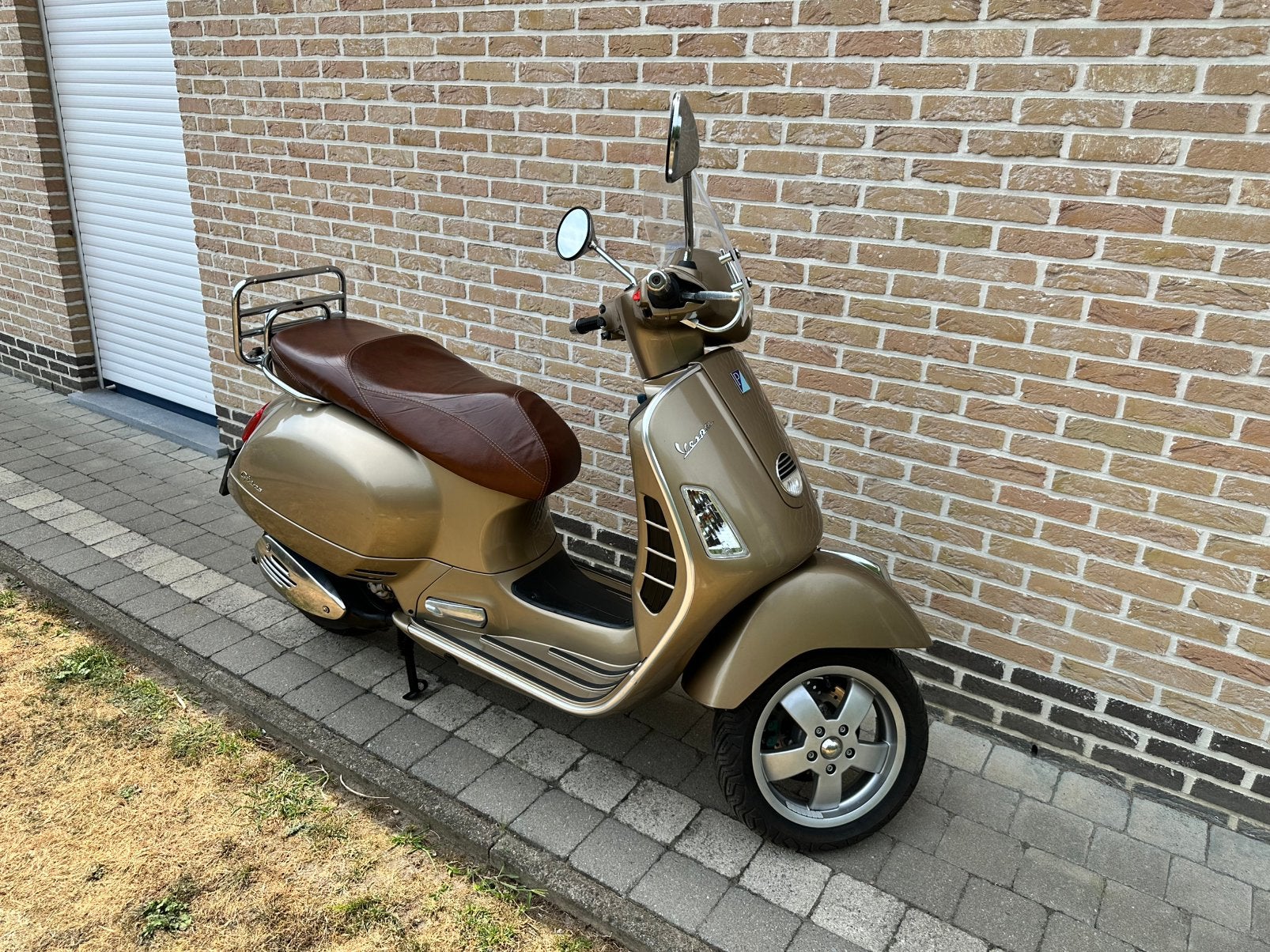 Vespa gts 125, Fietsen en Brommers, Scooters | Vespa, Ophalen, Gebruikt