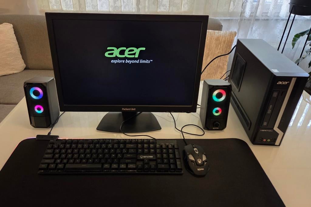 PC desktop computer + accessoires+display, Computers en Software, Ophalen, Met monitor, 8 GB, Zo goed als nieuw
