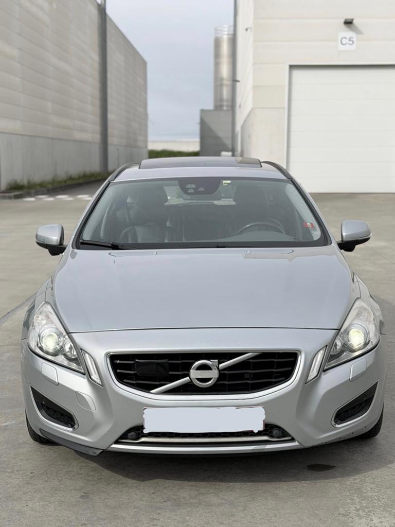 VOLVO V60 HYBRIDE – FULL OPTIONS – 2.4d – PETIT TAXES, Autos, Cuir, Achat, V60, Automatique