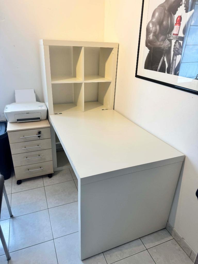 Bureau étagère impeccable changement de décor 70€  60€, Comme neuf, Enlèvement, IKEA, Bureau-armoire combiné