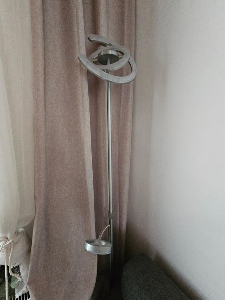 Lampe sur pied, Enlèvement