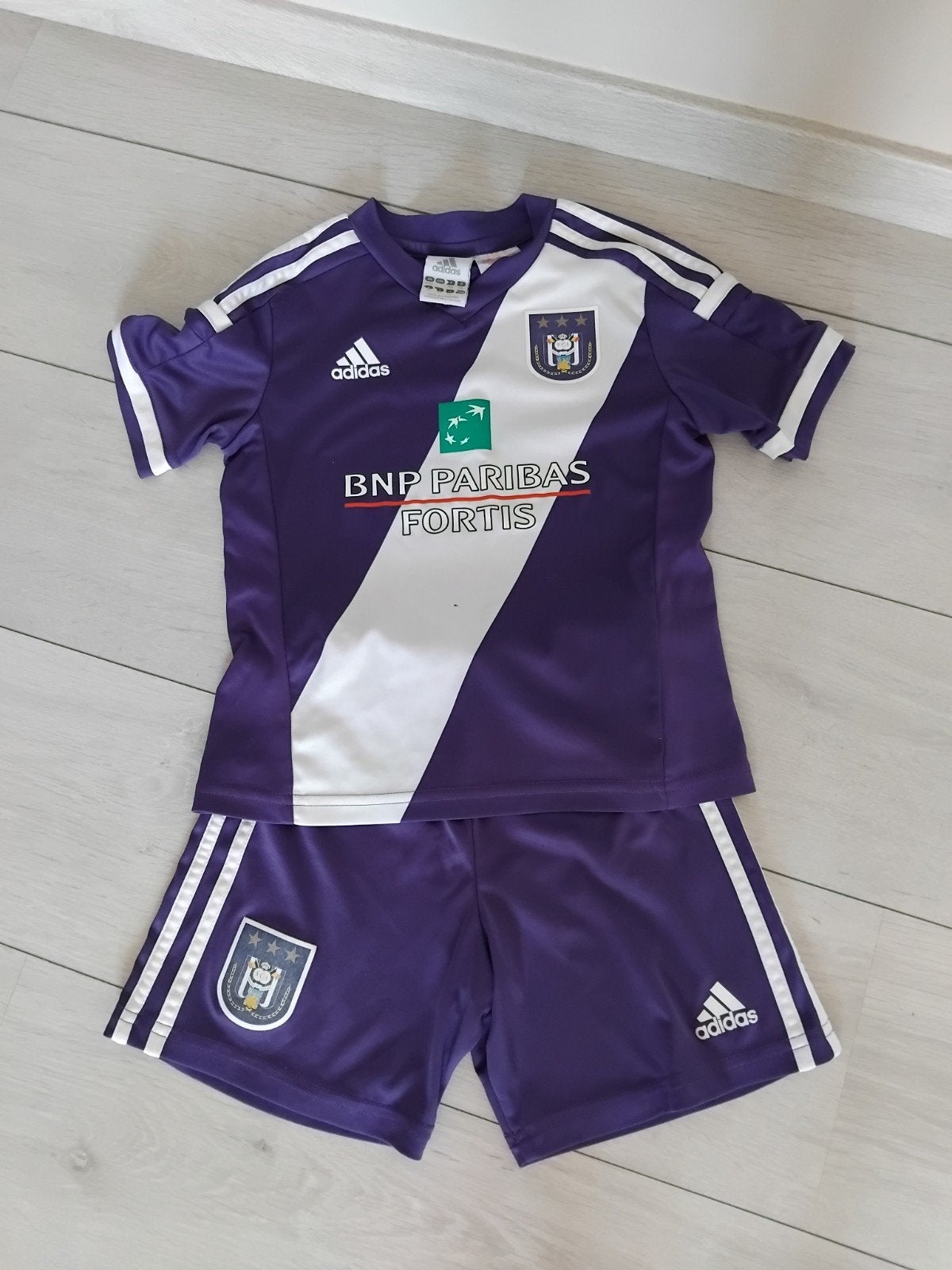Voetbaltenue Anderlecht 4-5 jarigen, Ophalen of Verzenden, Shirt