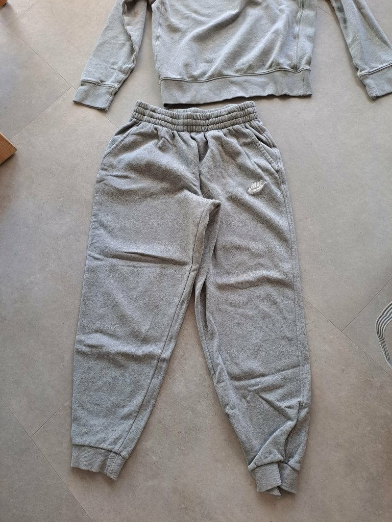 Jongensjogging Maat 13-14-jaar! "Nike", Kinderen en Baby's, Kinderkleding | Maat 164, Ophalen, Gebruikt, NIKE