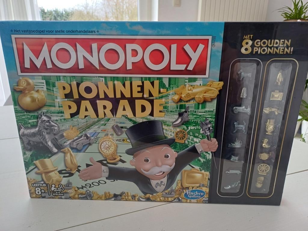 Le tout nouveau Monopoly Pawn Parade, Enlèvement ou Envoi