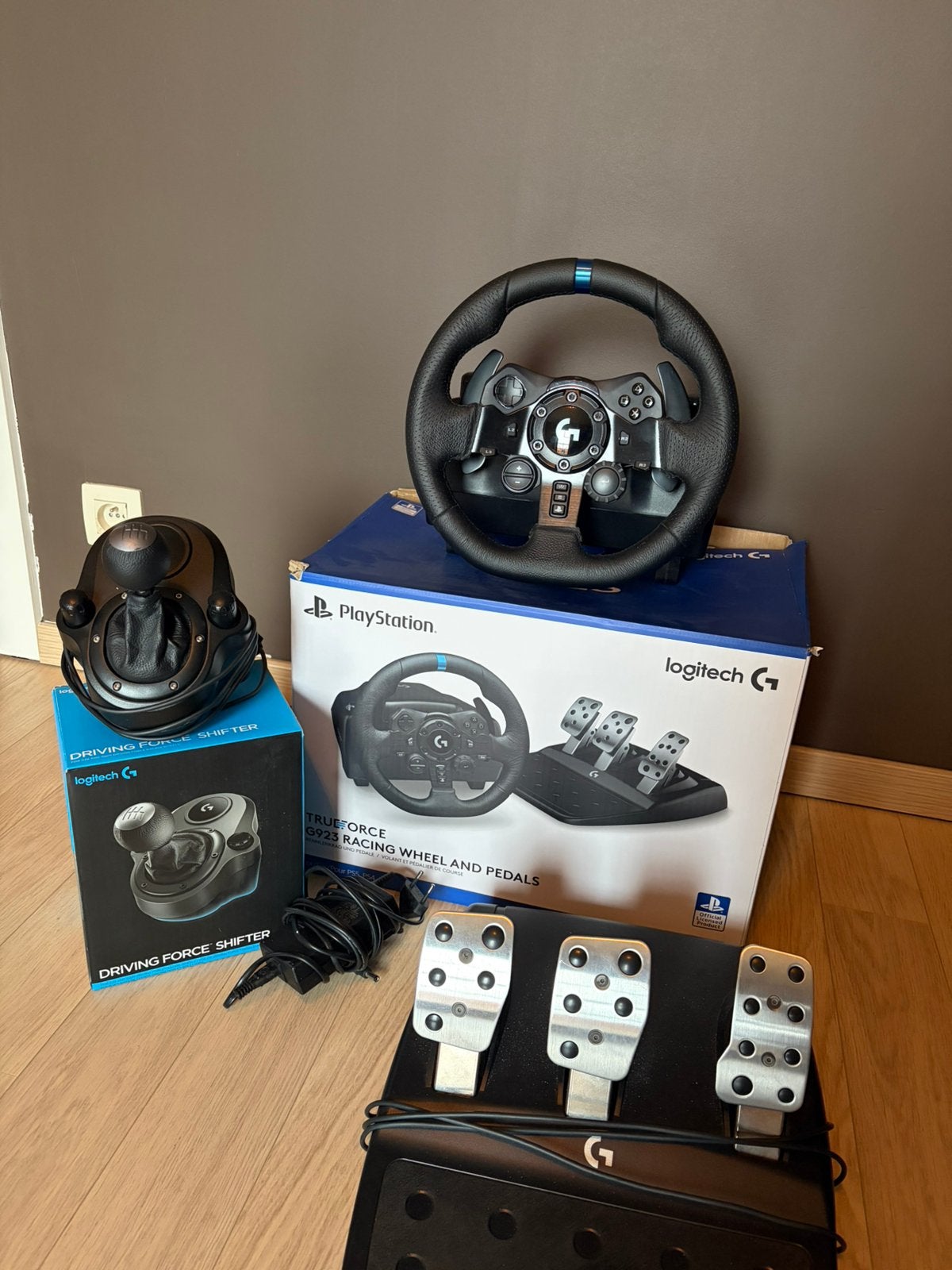 Logitech G923 racestuur met pedalen en Driving Force Shifter, Ophalen, Zo goed als nieuw