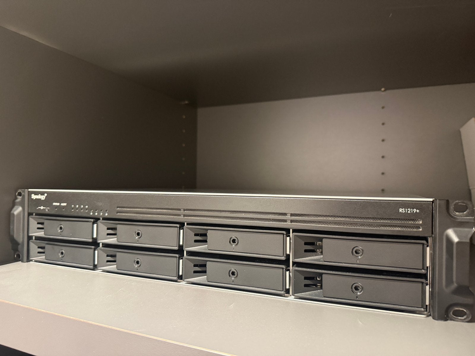 Synology RS1219+, Computers en Software, NAS, Ophalen, Zo goed als nieuw