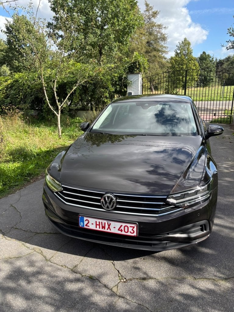 2020 Volkswagen Passat 1.5 TSI ACT 150 pk Automaat, Auto's, Stof, 1498 cc, Bruin, Particulier
